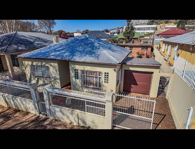 3 BEDROOM HOUSE FOR SALE IN BEZUIDENHOUT VALLEY